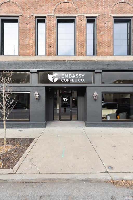 110 Lincolnway E Street, Mishawaka, IN 46544