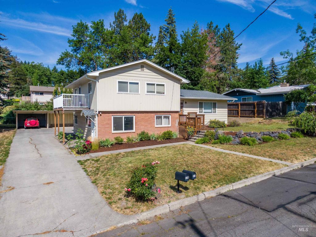 923 N Cleveland St, Moscow, ID 83843 photo 1