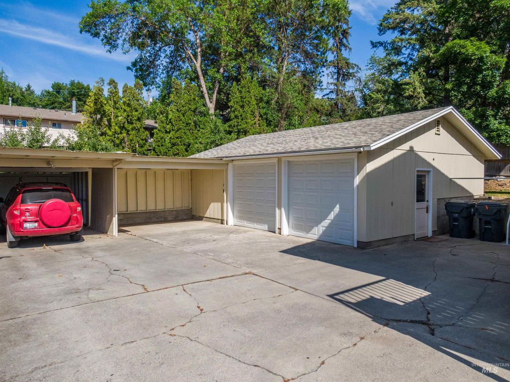 923 N Cleveland St, Moscow, ID 83843 photo 2