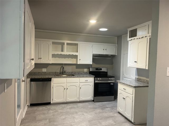 1021 Western Boulevard, Arlington, TX 76013