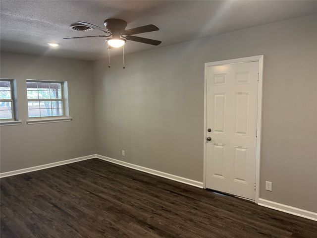 1021 Western Boulevard, Arlington, TX 76013