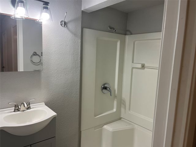 1021 Western Boulevard, Arlington, TX 76013