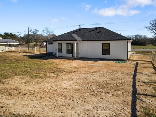 807 E Brown Street, Hearne, TX 77859