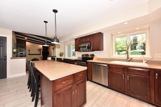 W257N5671 North Hill DRIVE, Lisbon, WI 53089