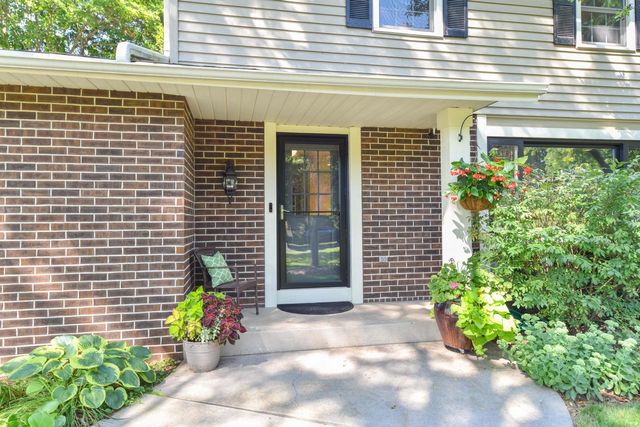 W257N5671 North Hill DRIVE, Lisbon, WI 53089
