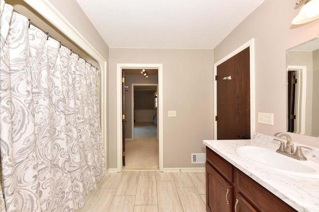 W257N5671 North Hill DRIVE, Lisbon, WI 53089