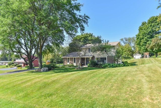 W257N5671 North Hill DRIVE, Lisbon, WI 53089