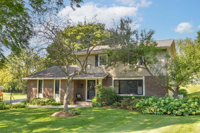 W257N5671 North Hill DRIVE, Lisbon, WI 53089