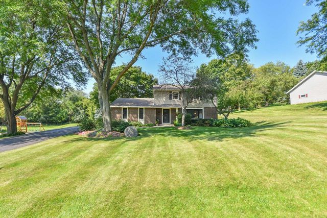 W257N5671 North Hill DRIVE, Lisbon, WI 53089