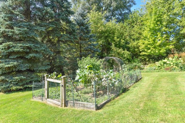 W257N5671 North Hill DRIVE, Lisbon, WI 53089