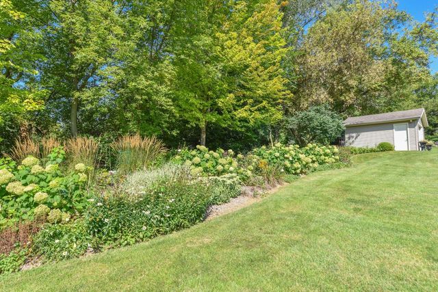 W257N5671 North Hill DRIVE, Lisbon, WI 53089