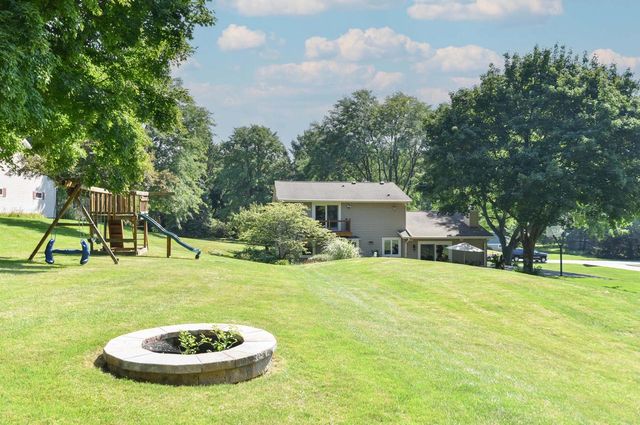 W257N5671 North Hill DRIVE, Lisbon, WI 53089