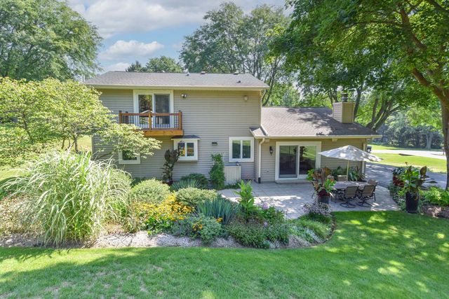 W257N5671 North Hill DRIVE, Lisbon, WI 53089