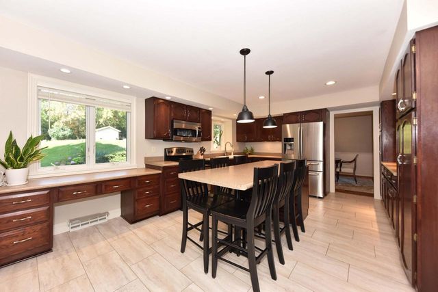 W257N5671 North Hill DRIVE, Lisbon, WI 53089