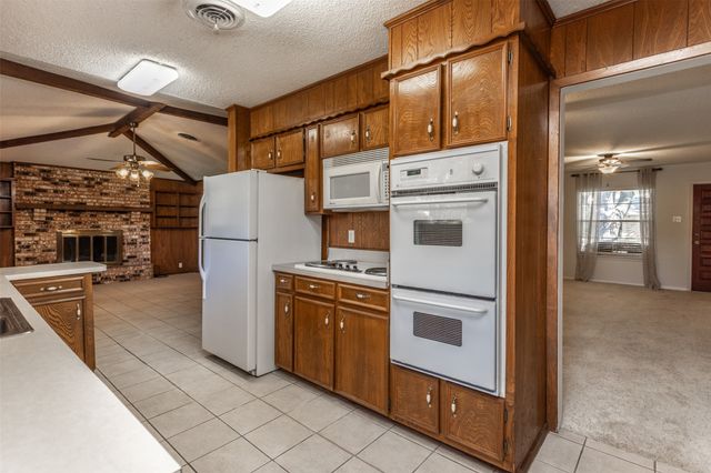 1203 Aspen Road, Gainesville, TX 76240