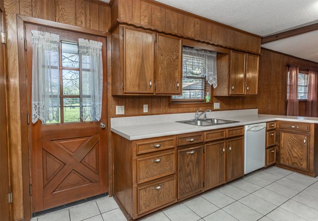 1203 Aspen Road, Gainesville, TX 76240