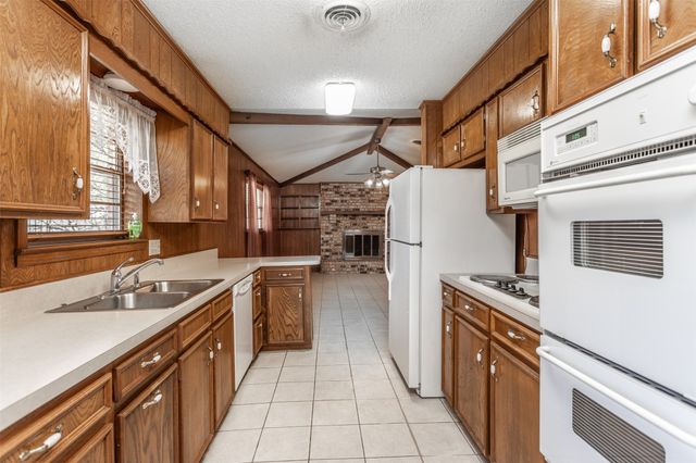 1203 Aspen Road, Gainesville, TX 76240