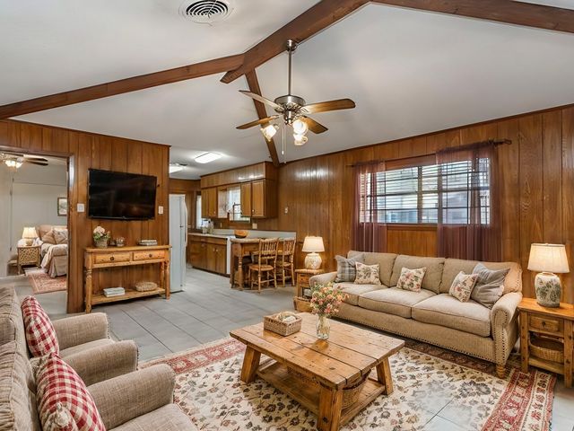 1203 Aspen Road, Gainesville, TX 76240