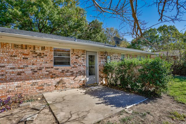 1203 Aspen Road, Gainesville, TX 76240