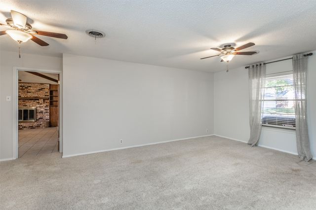 1203 Aspen Road, Gainesville, TX 76240