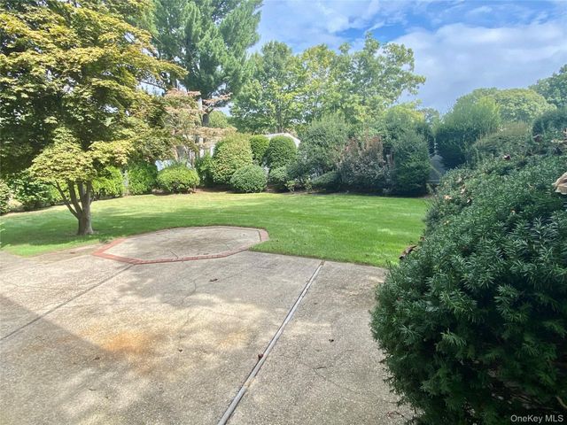 21 Fairway Drive, South Setauket, NY 11720