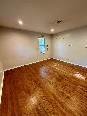 412 E Lovers Lane, Arlington, TX 76010