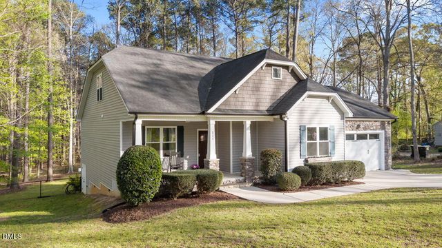 711 Fernwood Drive, Clayton, NC 27520