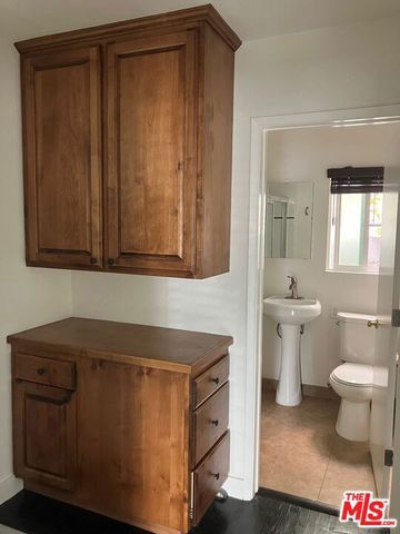 271 W Ash Avenue, Burbank, CA 91502