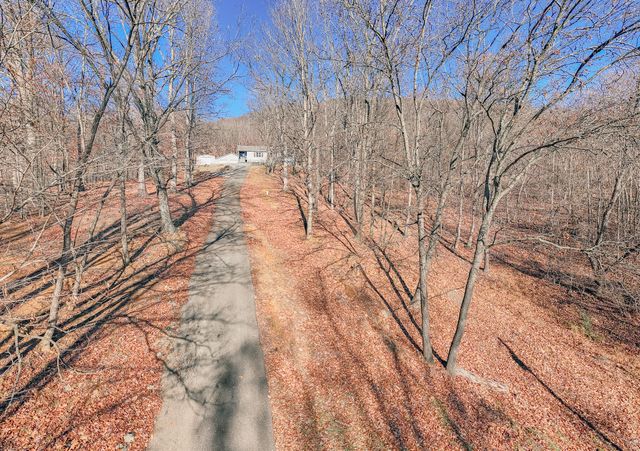 1311 Walnut Shell DR, Vinton, VA 24179