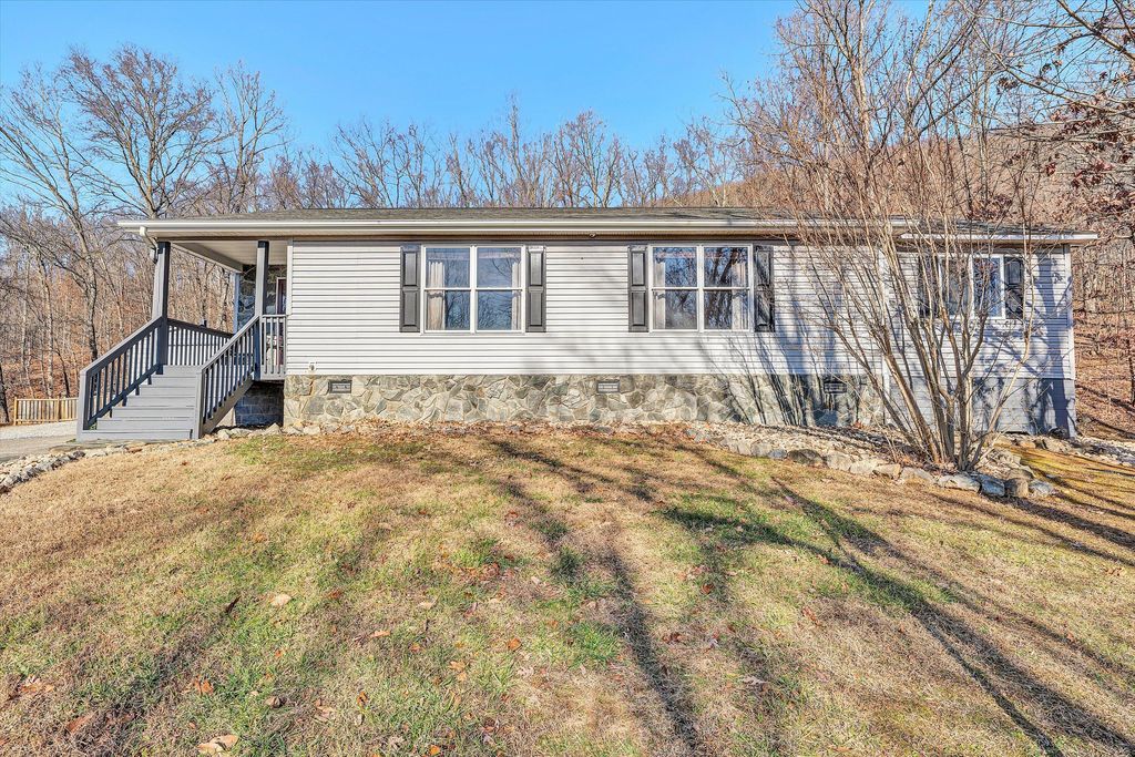 1311 Walnut Shell DR, Vinton, VA 24179
