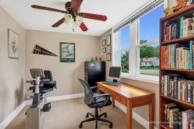 143 Woodstock Avenue, Clarendon Hills, IL 60514