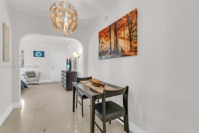 503 75th St 7504, Miami Beach, FL 33141