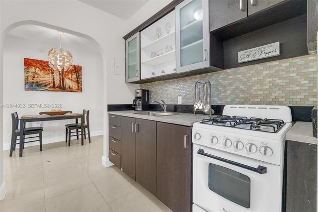 503 75th St 7504, Miami Beach, FL 33141