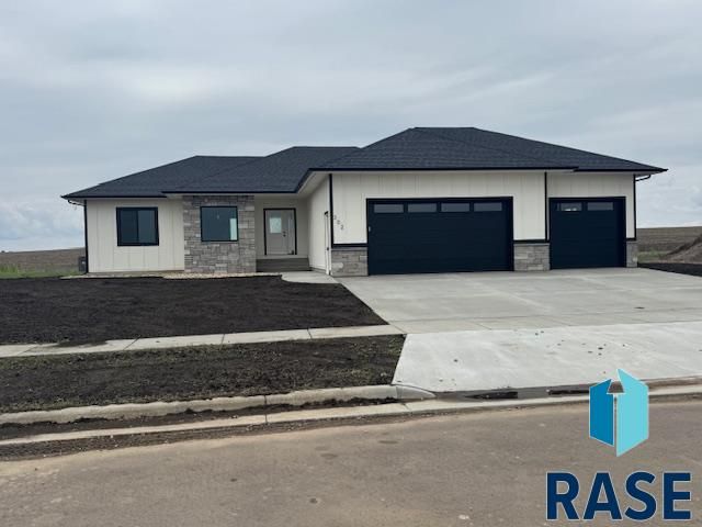 302 W 17th St Street, Dell Rapids, SD 57022