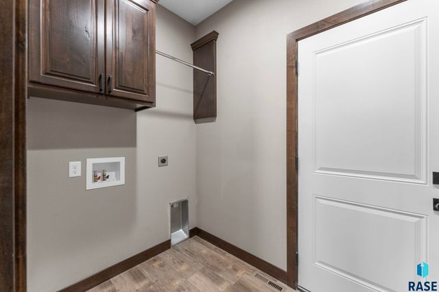 302 W 17th St Street, Dell Rapids, SD 57022