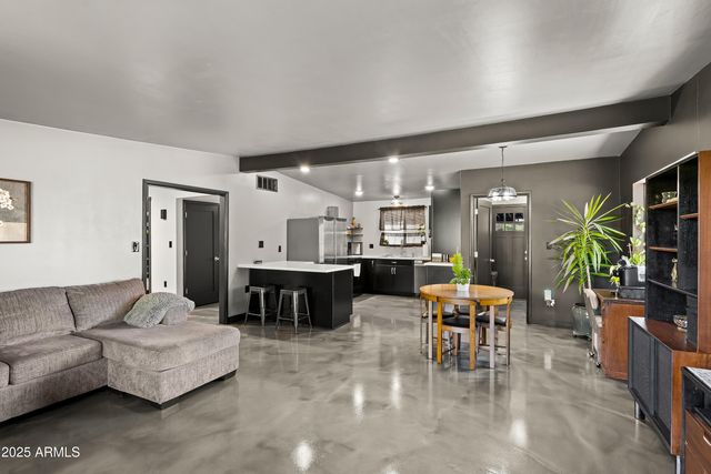 2833 CALLE Parkway, Sierra Vista, AZ 85635