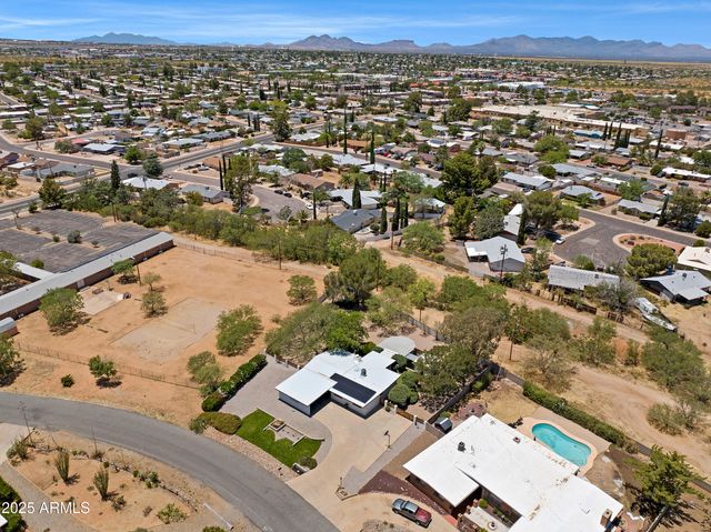 2833 CALLE Parkway, Sierra Vista, AZ 85635