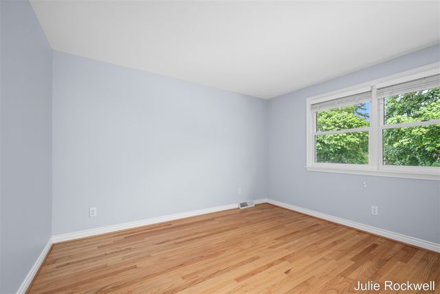 1433 Sherwood Avenue, Grand Rapids, MI 49506