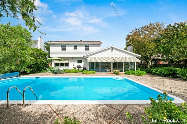 1433 Sherwood Avenue, Grand Rapids, MI 49506