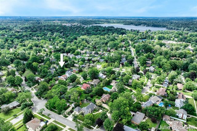 1433 Sherwood Avenue, Grand Rapids, MI 49506