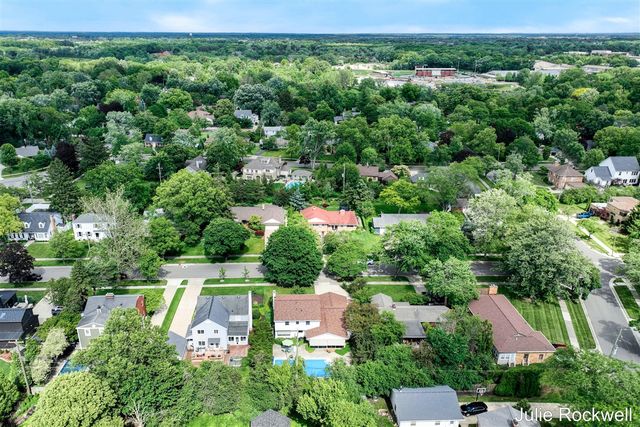 1433 Sherwood Avenue, Grand Rapids, MI 49506