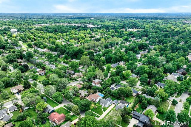1433 Sherwood Avenue, Grand Rapids, MI 49506