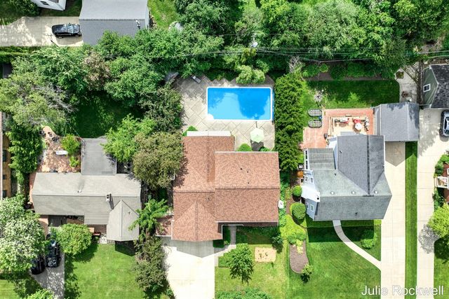 1433 Sherwood Avenue, Grand Rapids, MI 49506