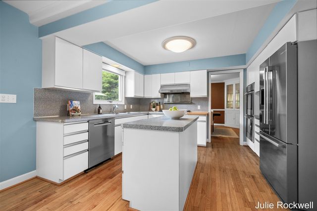 1433 Sherwood Avenue, Grand Rapids, MI 49506