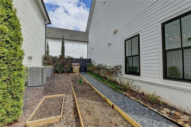 6785 Halcyon Way, Alpharetta, GA 30005