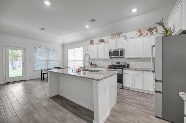 343 Sky Top Drive, Montgomery, TX 77316