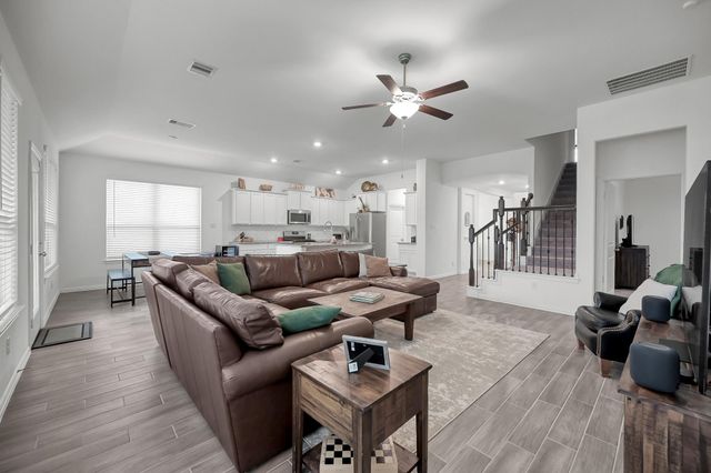 343 Sky Top Drive, Montgomery, TX 77316