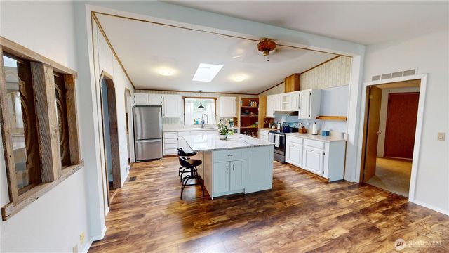 9655 Brookshire Lane, Sedro Woolley, WA 98284