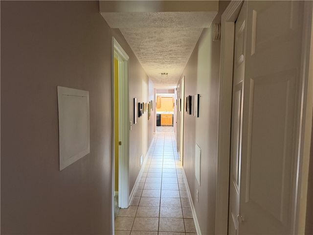 105 Woodstone Ln 61, New Kensington, PA 15068
