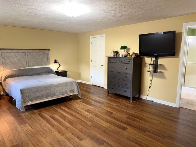 105 Woodstone Ln 61, New Kensington, PA 15068